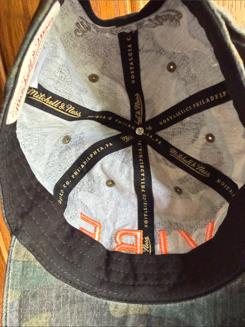 Mitchell & Ness Camo 'VIBE' Hat with Orange Embroidery - Picture 3 of 3